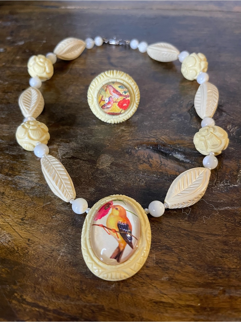 🌺 RARE Hotcakes Design Ivory Bird Cameo Necklace and Ring Set vintage, so sweet